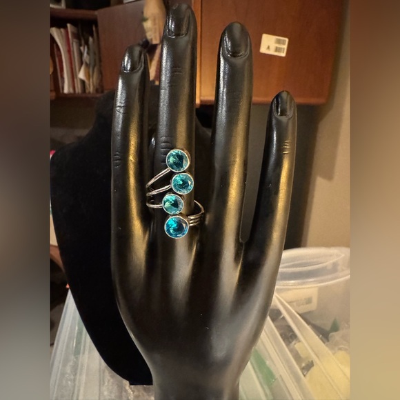 Beautiful Blue Topaz 8.5 Ring 925 Silver Plated - Picture 2 of 13